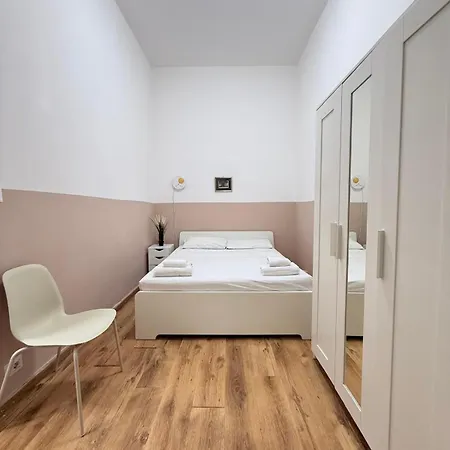 Casa Bella Nazionale Apartamento *